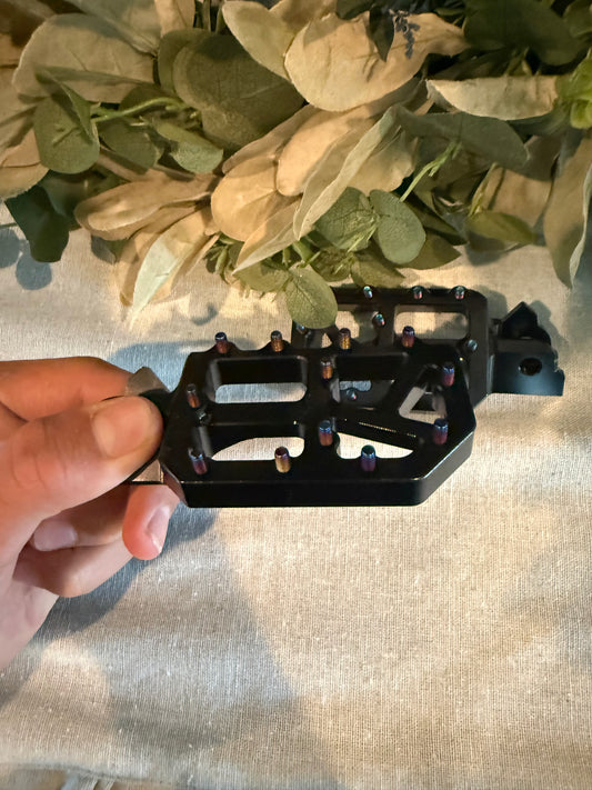 E-Moto Foot Pegs Titanium Bolts-black
