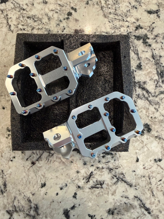 E-Moto Foot Pegs Titanium Bolts-Chrome