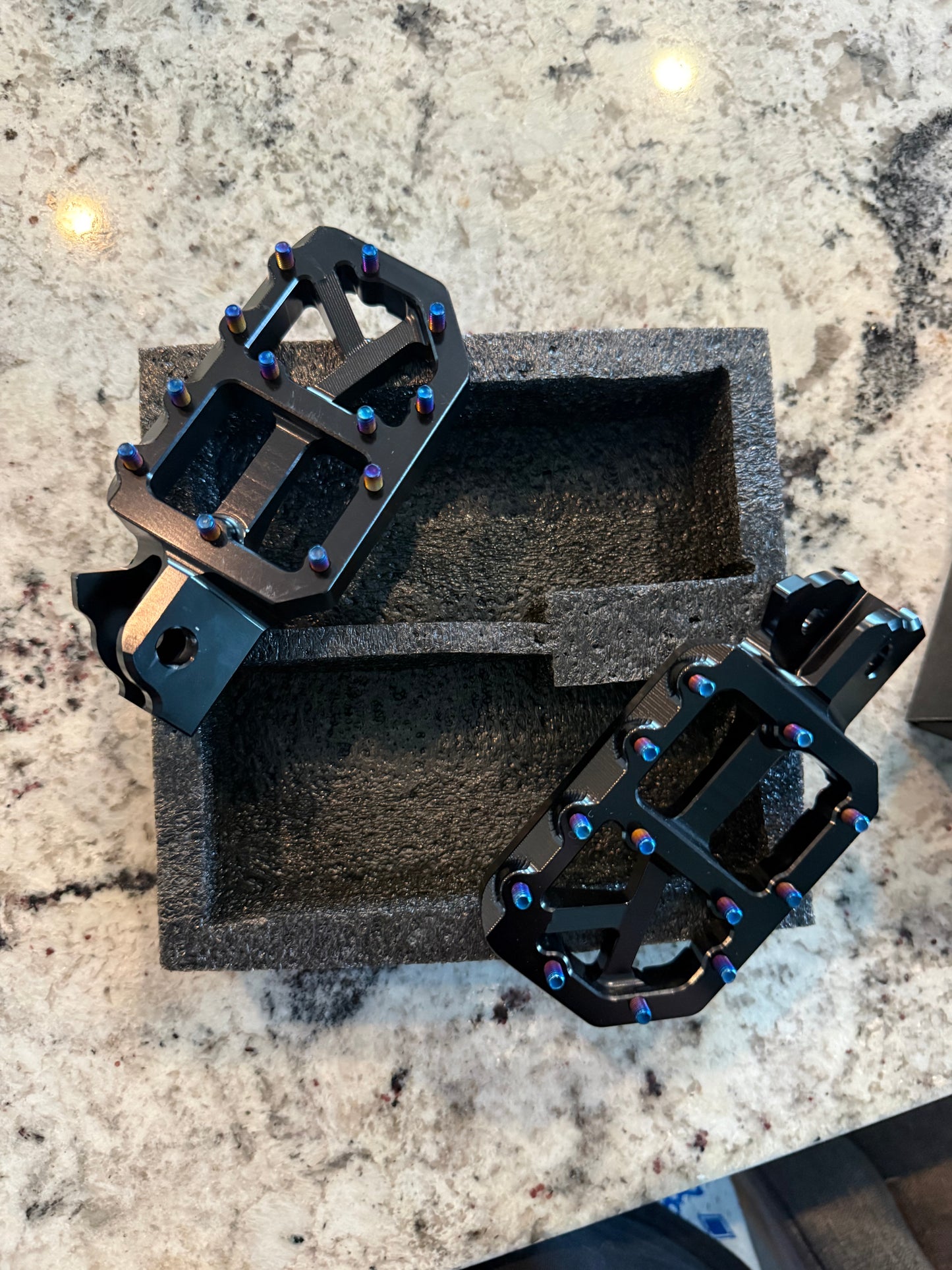 E-Moto Foot Pegs Titanium Bolts-black