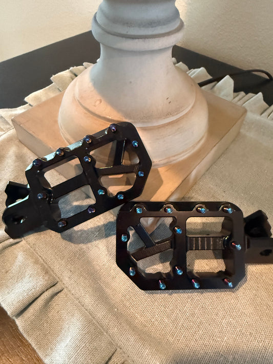 E-Moto Foot Pegs Titanium Bolts-black